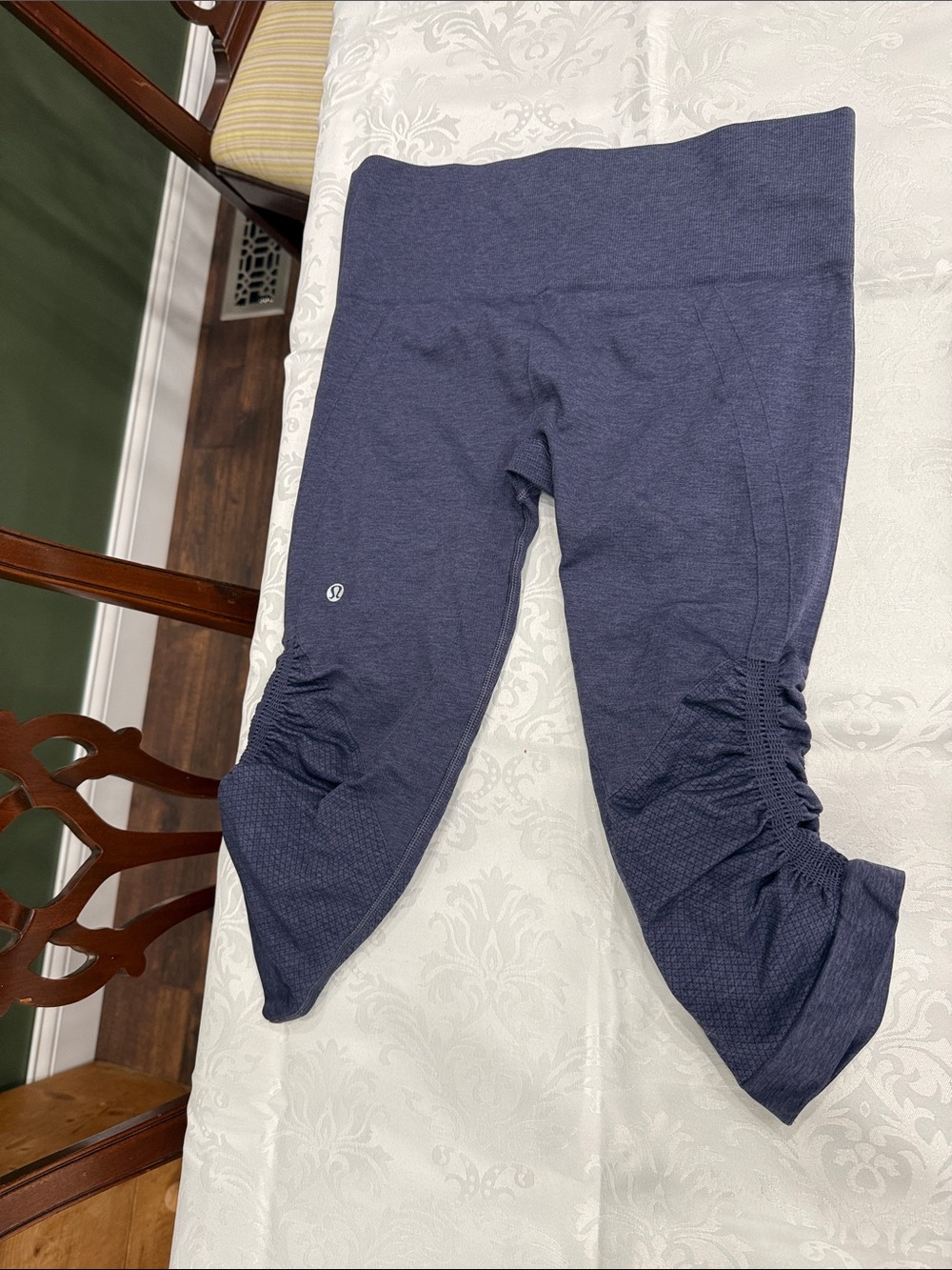 lululemon athletica Navy Blue Ruched Capri Leggings